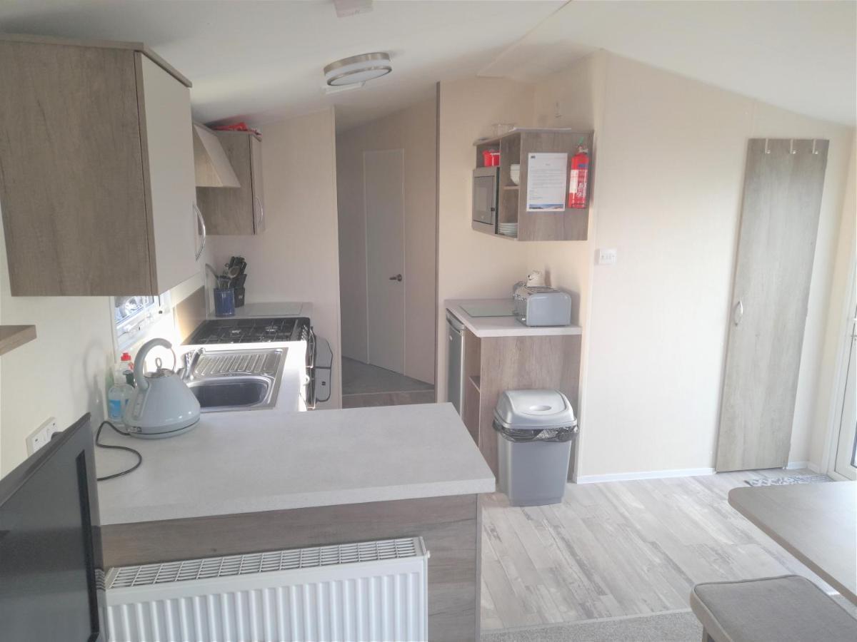 3 Bedroom Modern Caravan Sleeps Up To 8 Милъм Екстериор снимка